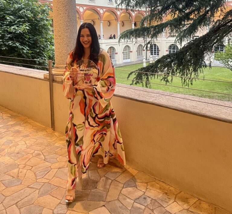 L’attivista marchigiana Laura Marziali premiata a Milano ai Factanza Awards