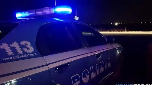 Senza patente e con una roncola e un coltello in macchina: nei guai un nordafricano