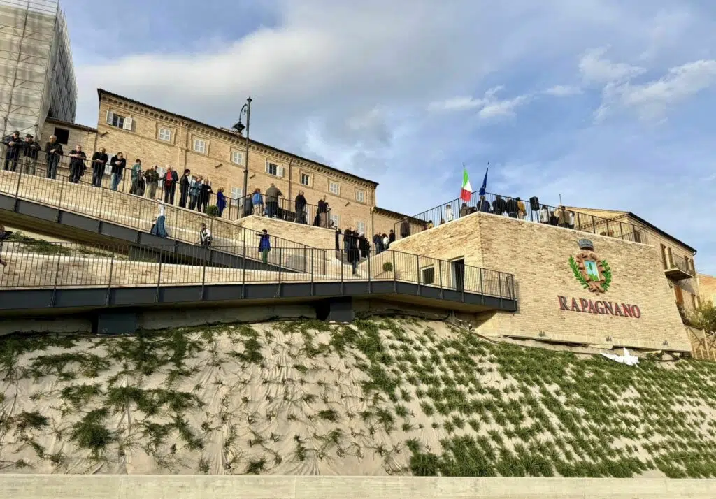 Rapagnano ha il suo belvedere: inaugurata ieri un’opera che riqualifica il centro storico