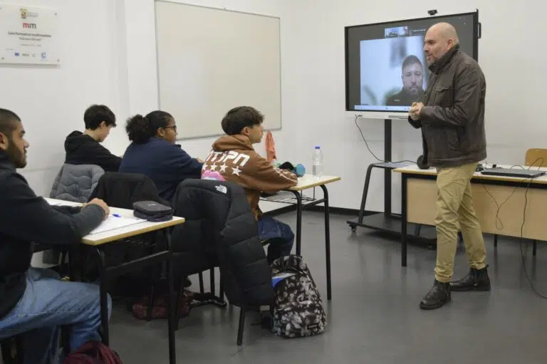 Avviata la fase di formazione degli studenti del corso di conduzione del mezzo aereo