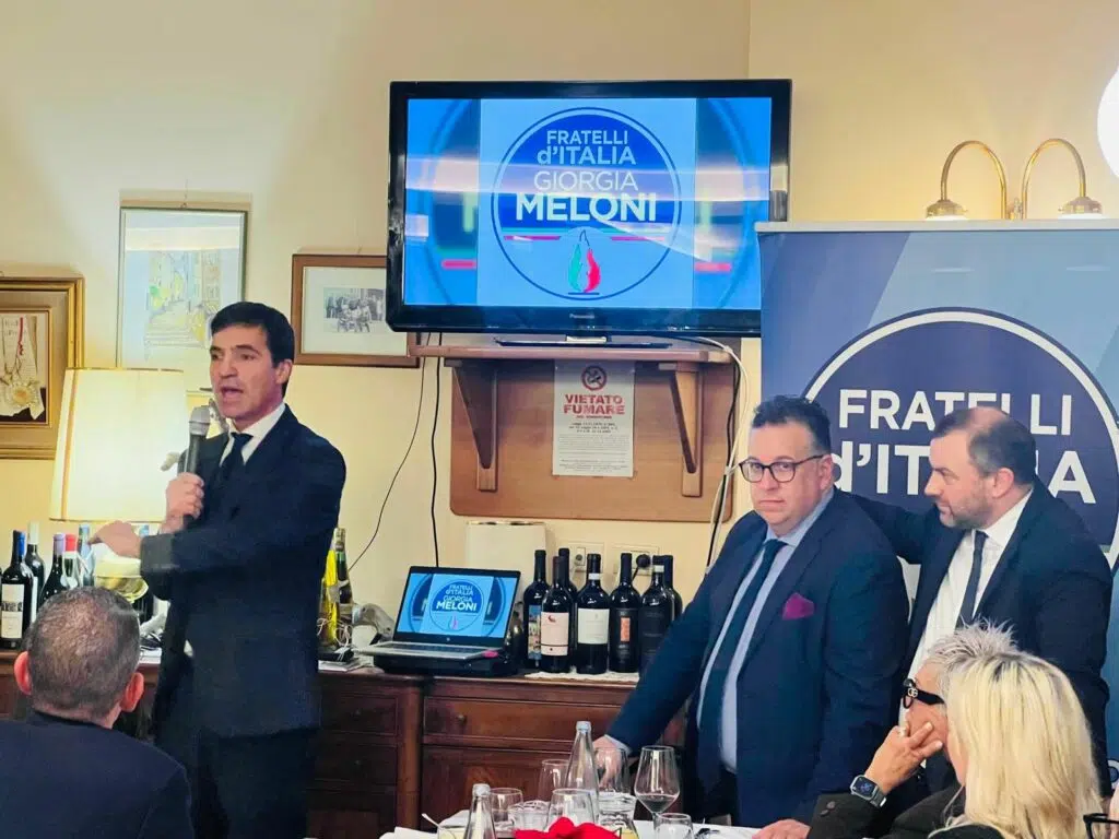Sanità, turismo e infrastrutture: il punto di Acquaroli alla cena provinciale di Fratelli d’Italia