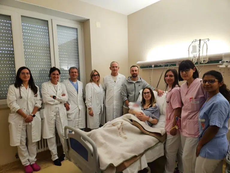 Il piccolo Brando è il primo bimbo nato nel 2025 all’ospedale Murri