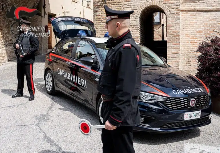 Montegranaro: rubano una carta di credito e fanno acquisti per 800 euro. Identificati e denunciati tre pregiudicati