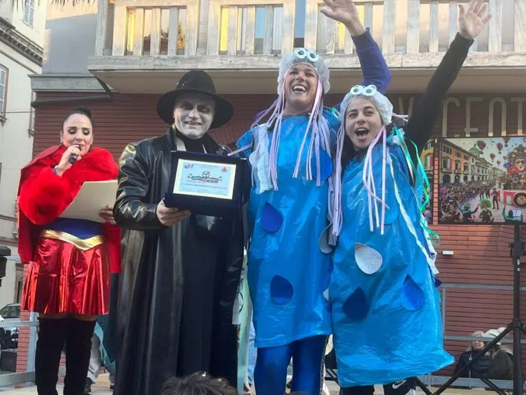 Il Carnevale sangiorgese chiude in bellezza con la sfilata dei 15 gruppi in maschera