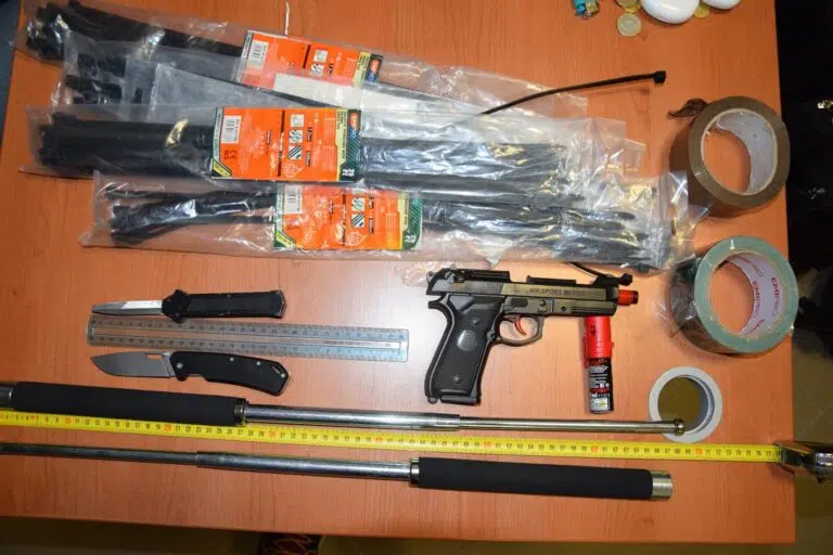 Fermati a Porto Sant’Elpidio sei cinesi autori di rapine nel nord Italia: in auto coltelli e pistola