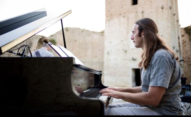 “Ritratti in Musica”: sul palco del Teatro dell’Aquila il pianista Simone Maggio