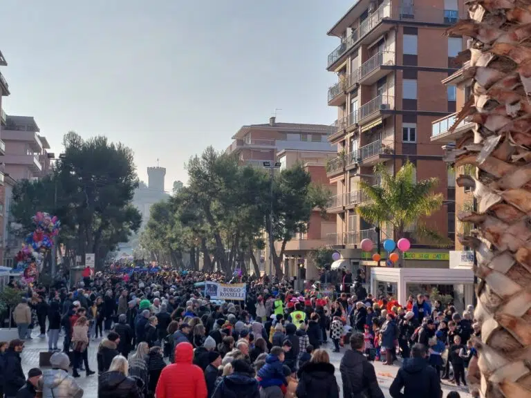 Gran finale per “Baraonda”: corteo mascherato e rogo di Re Carnevale