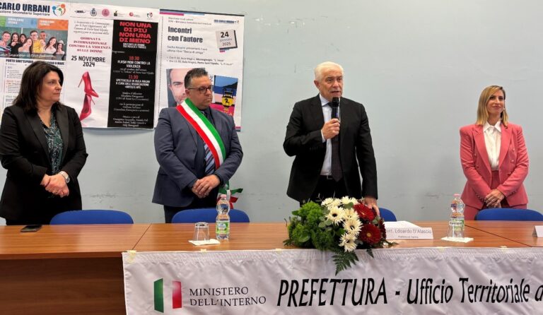 “Le donne si raccontano”: all’IISS Carlo Urbani un incontro con il prefetto e l’imprenditrice digitale Federica Silenzi