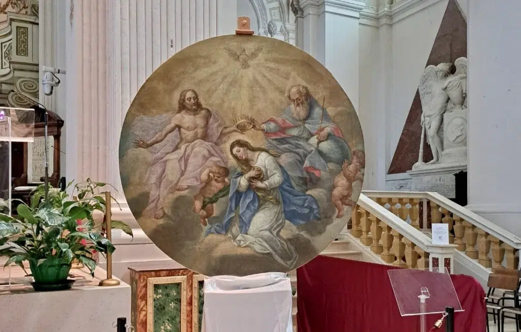 Esposta in Duomo la tela restaurata dell’Incoronazione della Vergine