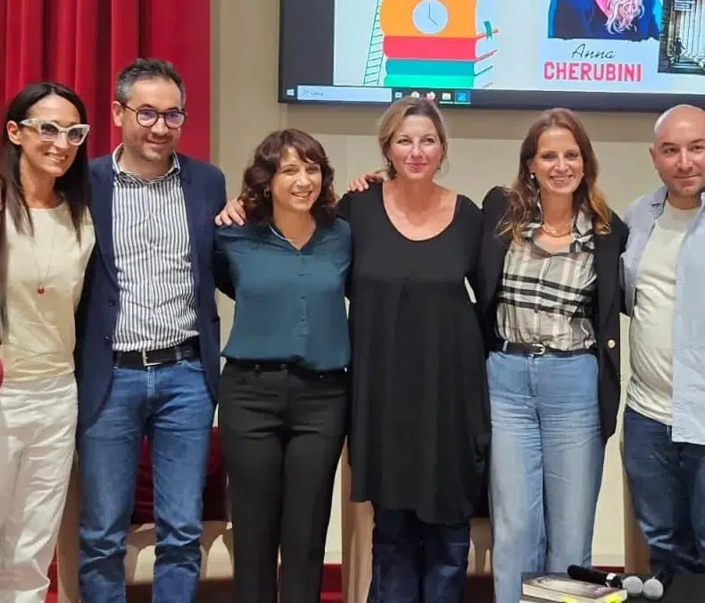 Torna “Una Torre di Libri”, la rassegna letteraria dell’estate. Si parte domani con Gio Evan