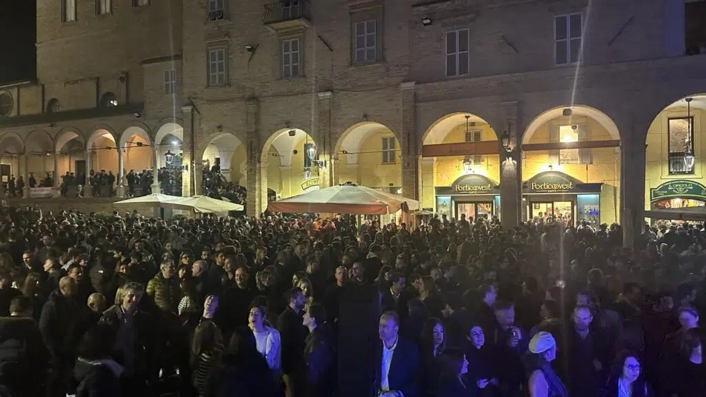 Pasqua e Pasquetta a Fermo: dj set e fiera di Primavera in piazza del Popolo