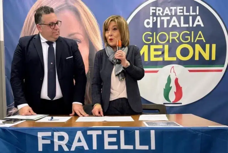 Fratelli d’Italia risponde a Pignotti sulla scuola di Casette: «Tenta goffamente lo scaricabarile»