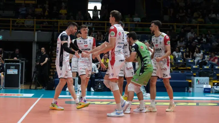 L’ultimo ballo è di Modena, gli applausi sono per tutti