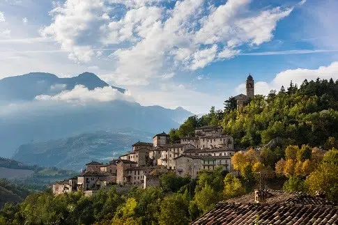Montefortino, via libera al ripristino dell’area sportiva di Colmartese