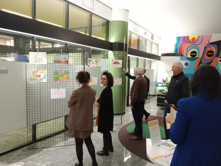 In mostra nella filiale Carifermo di Porto San Giorgio i disegni di ‘Crea il logo’