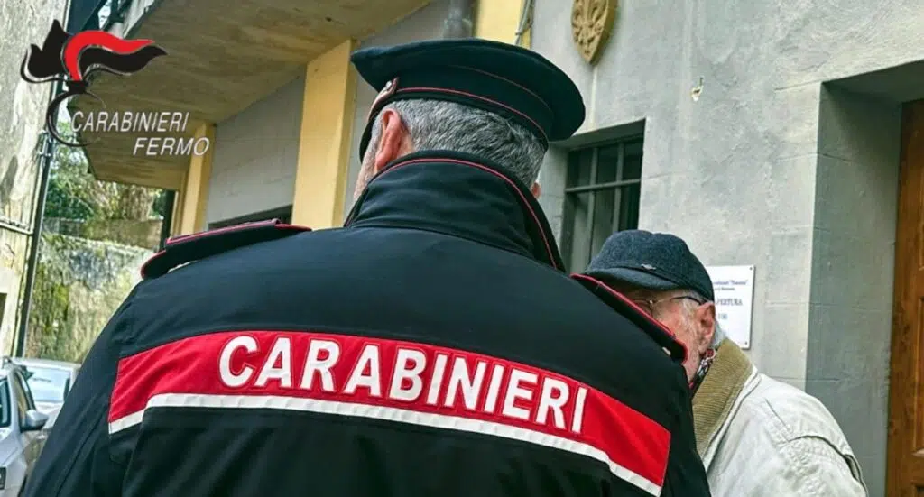 Si fingono avvocati o marescialli e truffano anziani: i carabinieri denunciano quattro persone