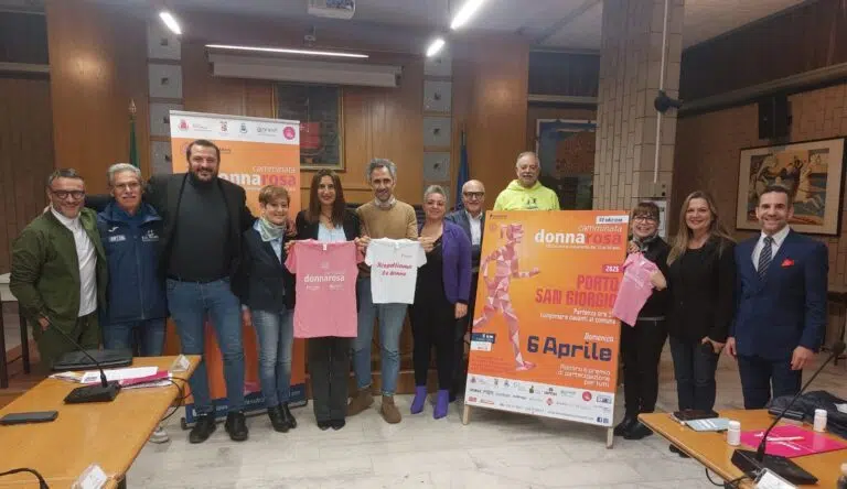 “Donna  Rosa” torna a colorare il lungomare Gramsci