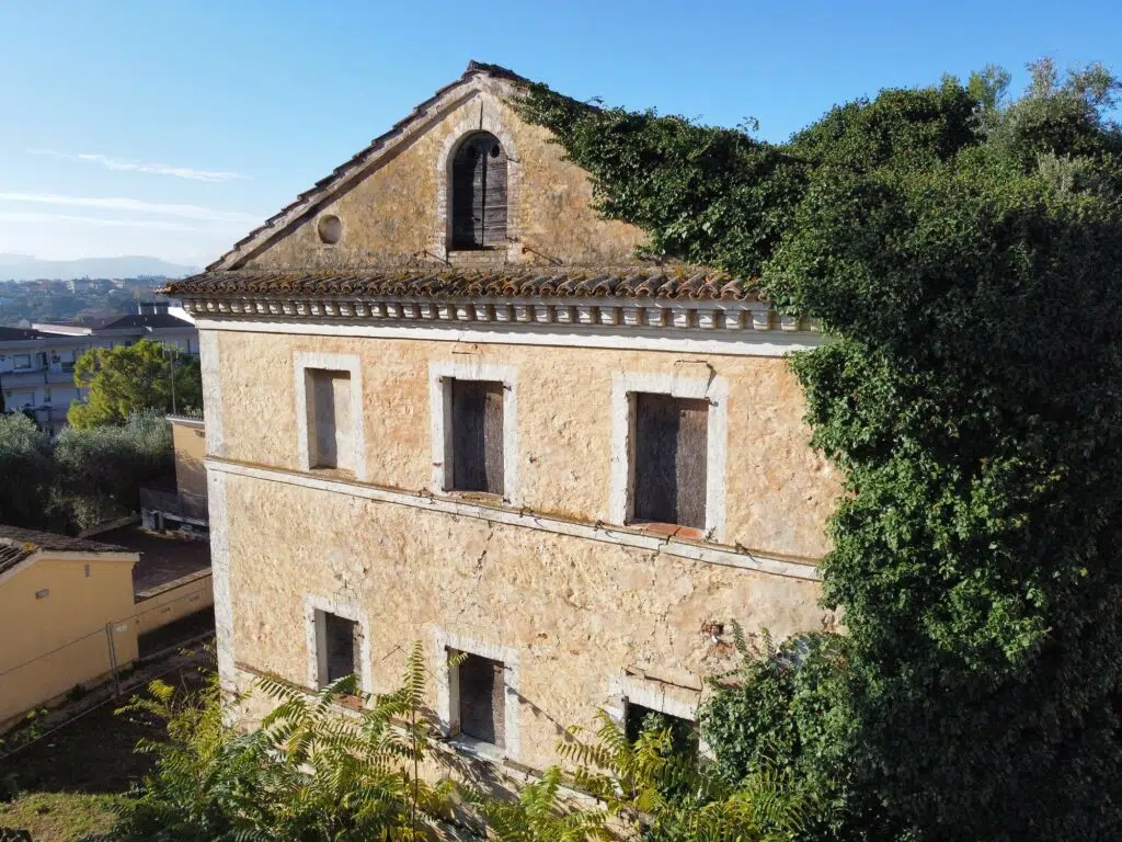 Incubatore di start-up, locali convegni e ricezione turistica: il progetto di oltre 2milioni  di Villa Maroni