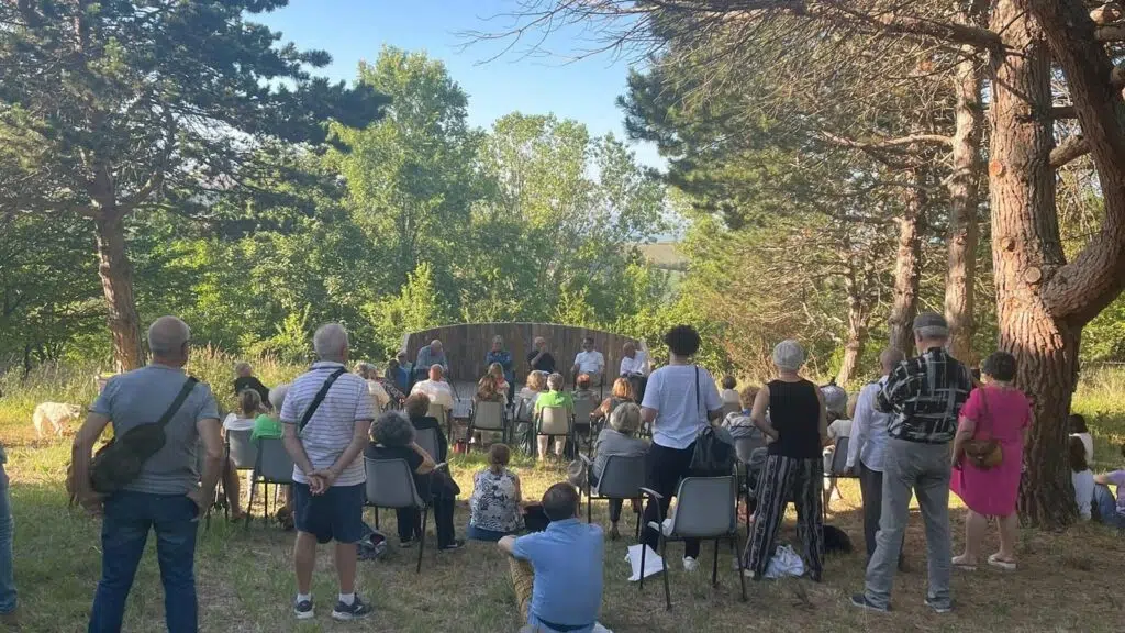 Monte Cacciù riapre il 1° maggio: una giornata tra natura e arte alla scoperta del Bosco Incantato