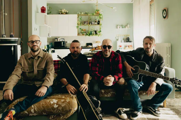 L’esperienza a Sanremo e il contratto con la Sorry Mom, i 3 O’Clock: «Non un punto d’arrivo ma di ripartenza»