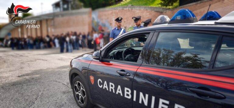 Fermo, controlli antidroga all&rsquo;uscita da scuola e al terminal: sette giovani segnalati
