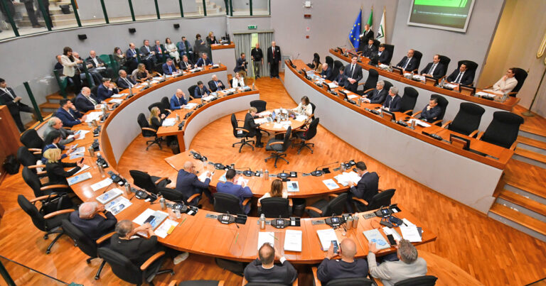 Marche, approvata la legge sulla semplificazione: meno adempimenti per imprese e cittadini