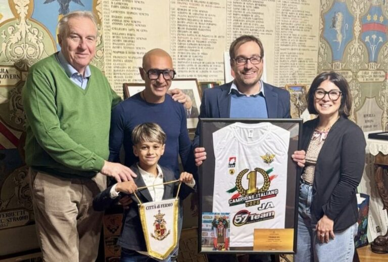 Minimoto, Thiago Liberati ricevuto dal sindaco di Fermo Scarfini