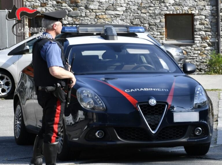 Furti nei bar del Fermano, due uomini denunciati dai Carabinieri: rubati 400 euro