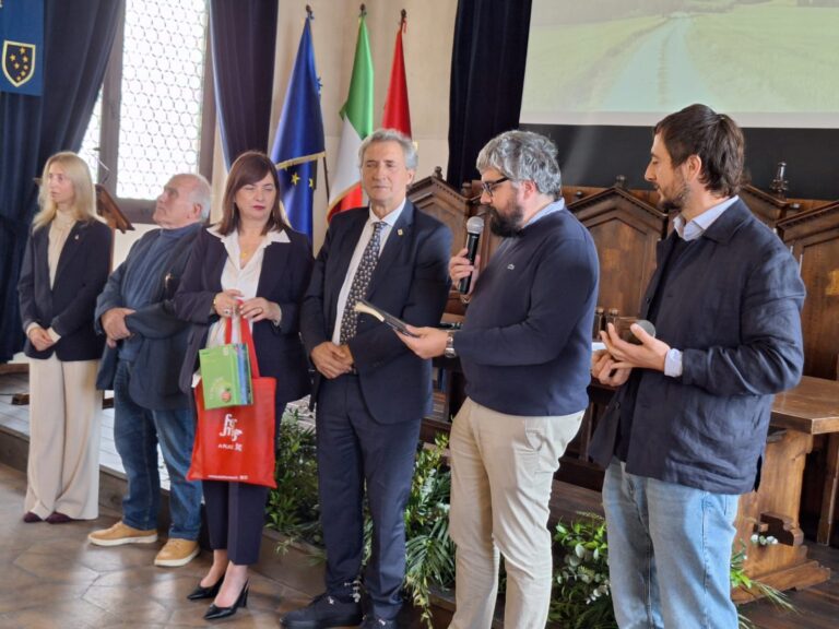 Cento anni della &ldquo;Campana delle Laudi&rdquo;: Italia Nostra Fermano in visita istituzionale ad Assisi per lo storico centenario